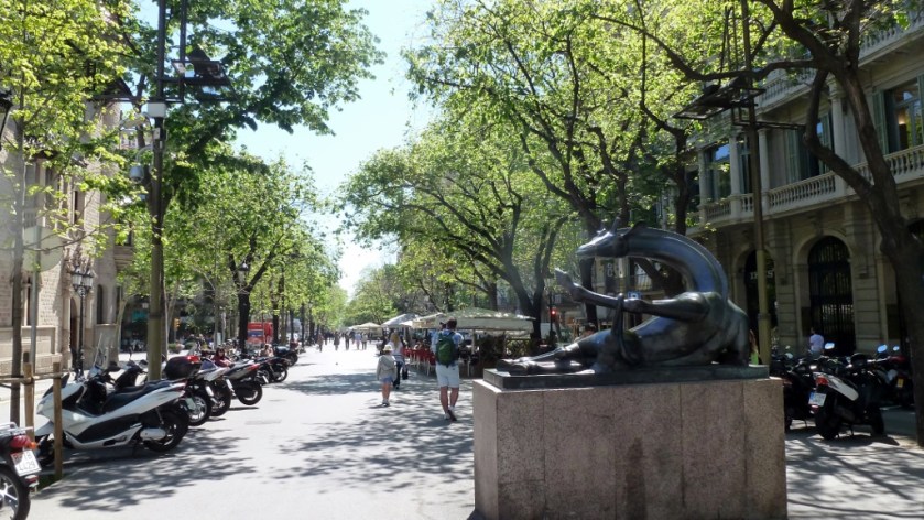 Entering Rambla de Catalunya from Passeig Gracia.