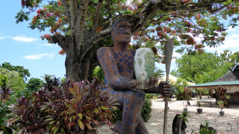 Entrance to a Le Paimapo beach and park.