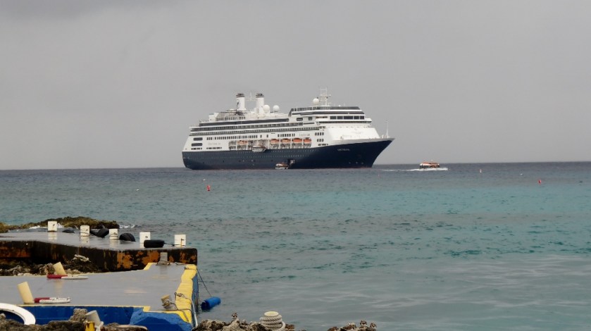 Ms Amsterdam anchored in Goerge Town.