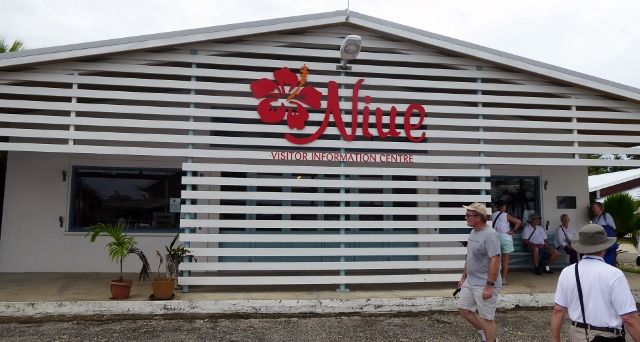 We were here on a Sunday.  Everything was closed!!!!