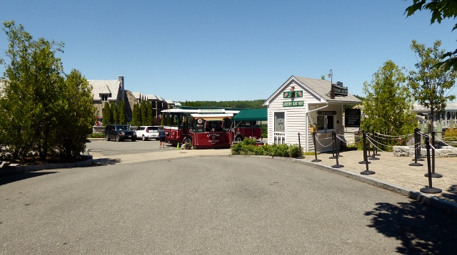 Lining up for Ollie's Trolley.