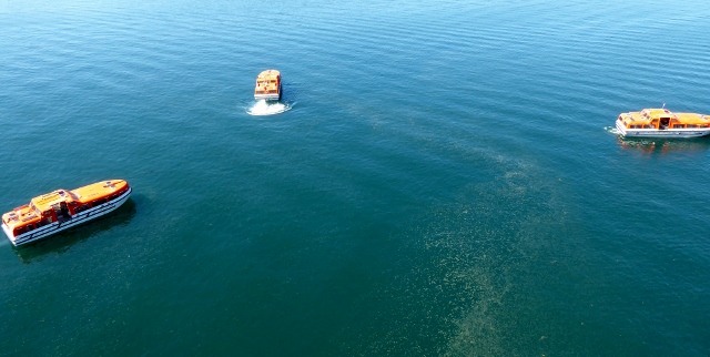 Tenders are ready to take us ashore.