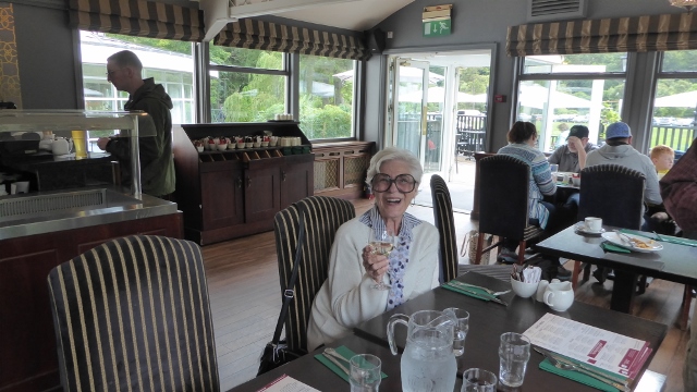 We enjoyed the end of day libation at the Glendalough Hotel.