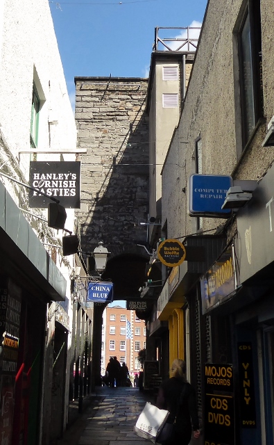 The Merchant's Arch, a gateway to Temple Bar.