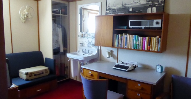 Bridge officer's quarters.