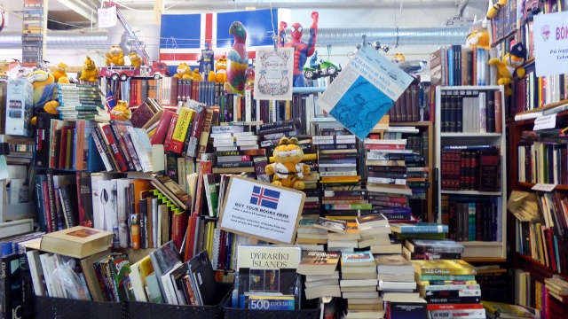 Lots of the books are in English.