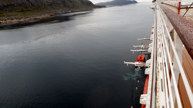 The tenders are swiftly depoyed.