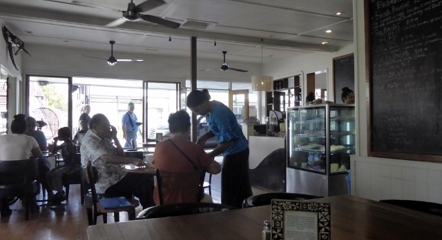 We stopped at the cafe for a cappuccino.