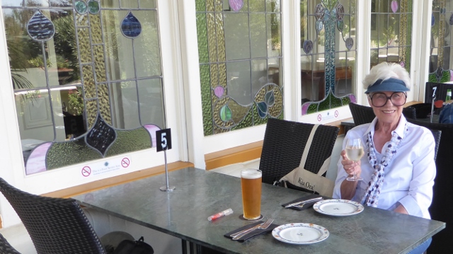 .....and a Pinot Grigio for Sandy.