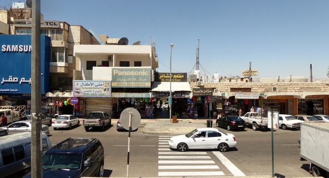 There are lots of stores.  We spent a lot of time in the spice shop!!!