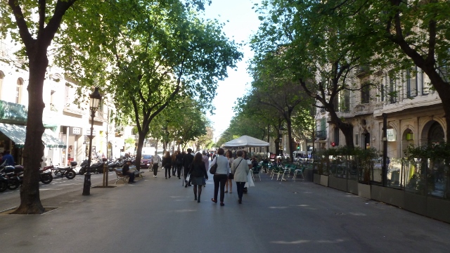 Walking along Rambla de Catalunya on a sunny day in 2017.