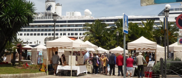 We did stop to shop the market!