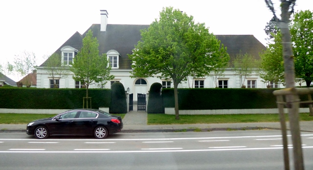 We thought Blankenberge looked like a very prosperous community.