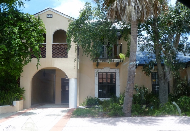 Much more attractive than the strip malls we usually see today!!!