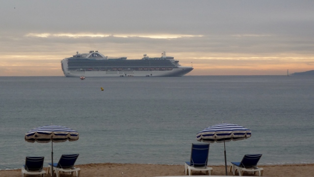 Someday, we'll again admire the setting sun of the French Riviera!!!